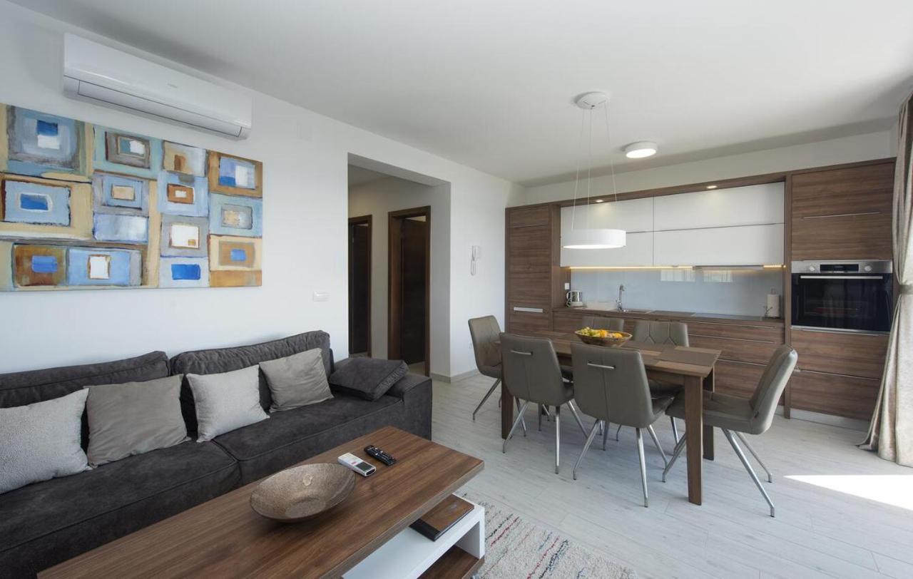 Family Friendly Apartments With A Swimming Pool Sveti Filip I Jakov, Biograd - 19325 Екстериор снимка