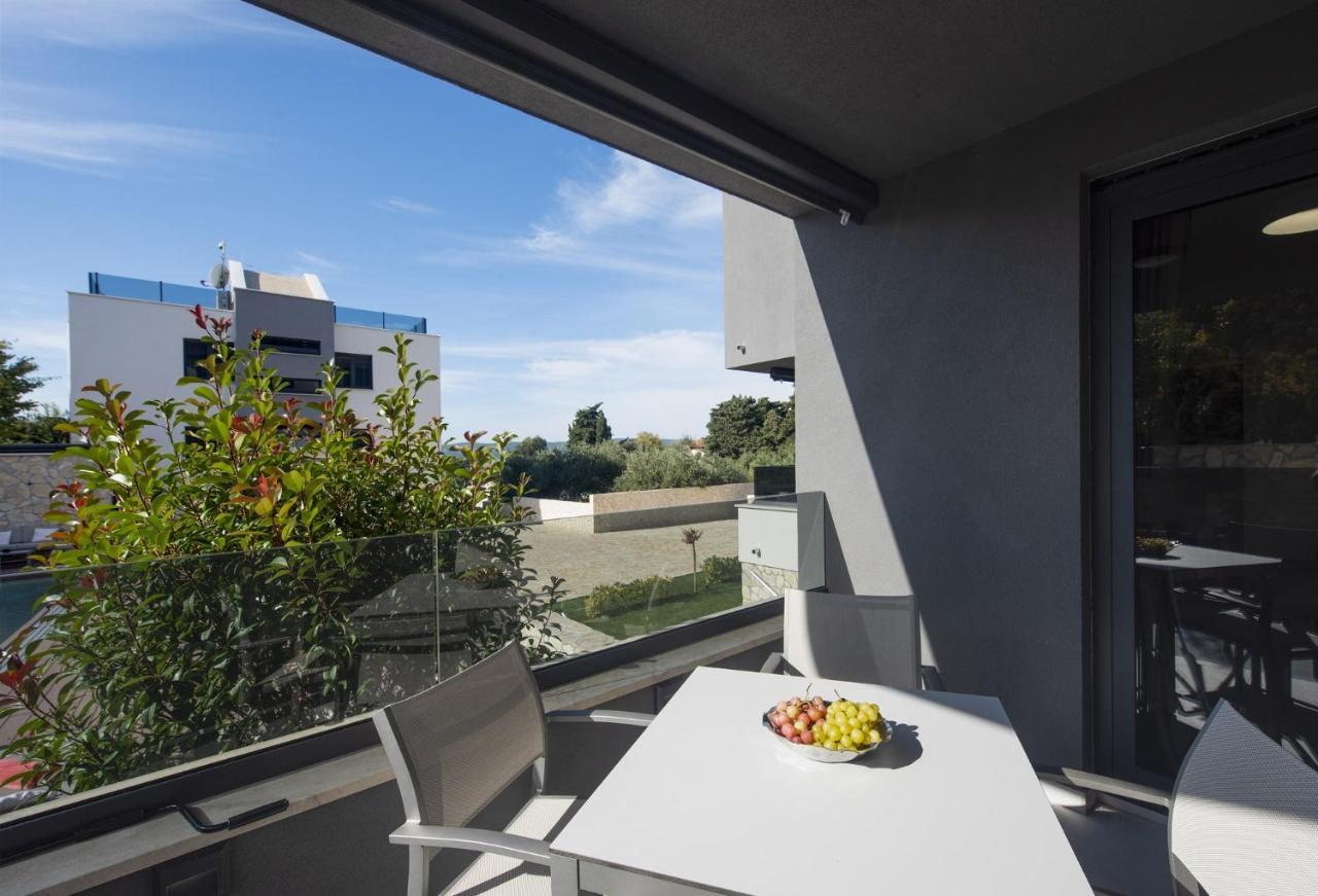 Family Friendly Apartments With A Swimming Pool Sveti Filip I Jakov, Biograd - 19325 Екстериор снимка